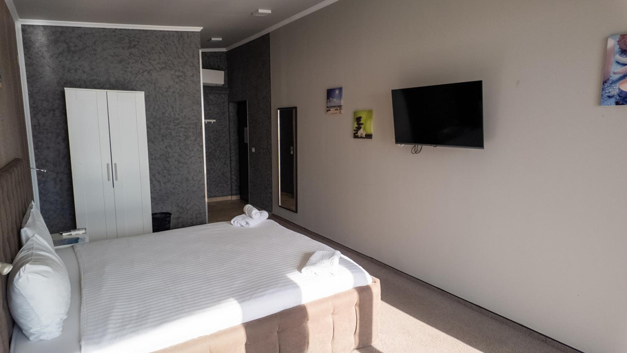 Bedroom 2, La Vella Resort, Dubova