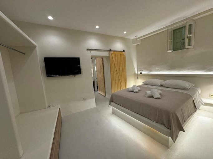 Bedroom 4, White Sand jacuzzi Suite, South Aegean