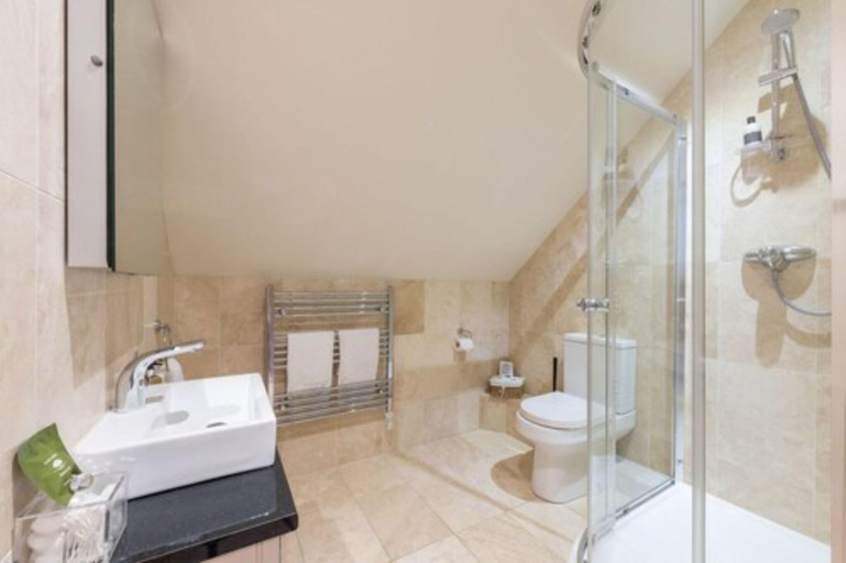 Bathroom 4, Canaston Oaks Luxury Bed   Breakfast, Pembrokeshire