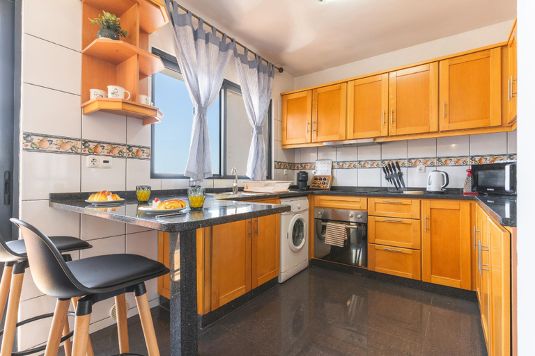 4, Porlamar Apartment by Atlantic Holiday, Calheta