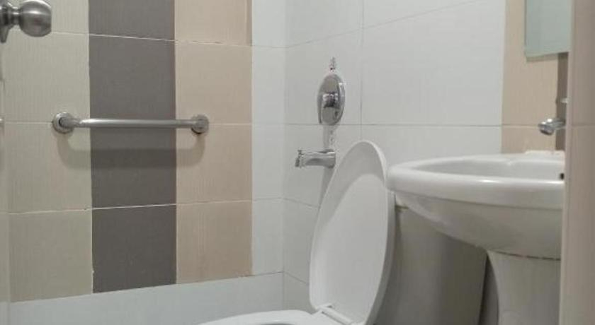 Bathroom, Hotel Sogo Mexico Pampanga, San Fernando City