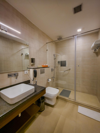 Bathroom 4, HOTEL LE AMRITAM, Dehradun