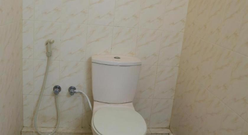 Bathroom 5, Kings Hotel Restaurant And Bar , Trincomalee Town and Gravets