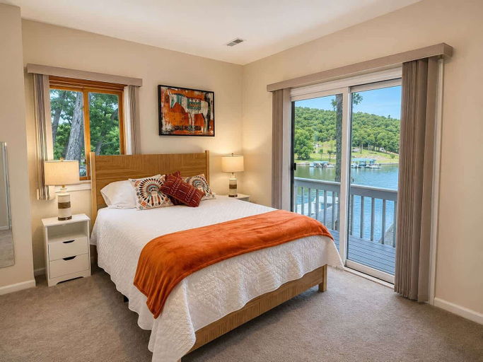 Room 2, Making Waves - Private Dock With Boat Slip!, Camden