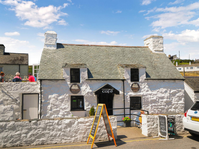 Exterior & Views 1, Awelfryn, Gwynedd