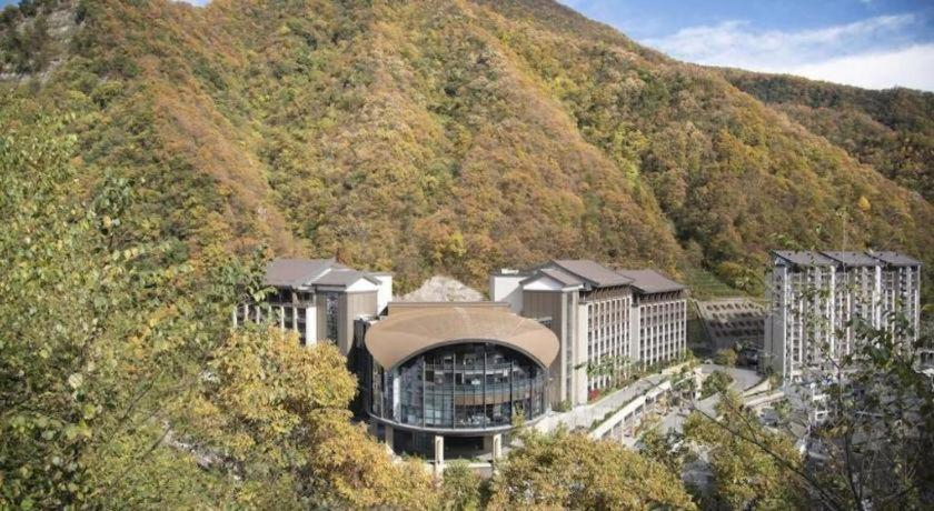 Exterior & Views 1, Grand Land Kande Hotel, Shennongjia