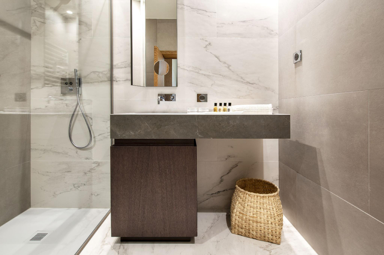 Bathroom, Château de Wallerand, Ardennes