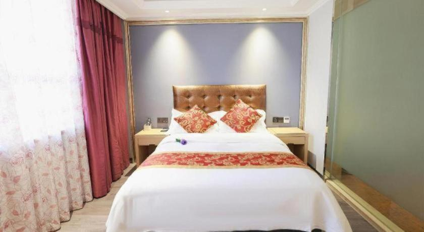 Bedroom 3, Yijia Chain Hotel Mingren Branch, Ürümqi