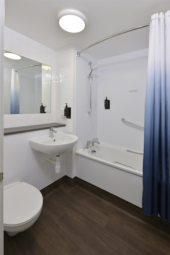 Bathroom 4, Travelodge Durham, Durham