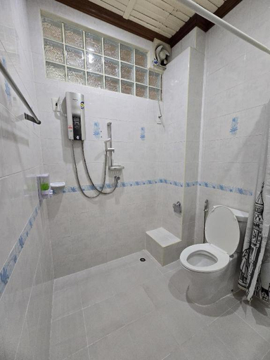 Bathroom 3, Baansuanrudee Resort, Khlung