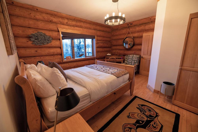 Bedroom 2, Inn On The Lake, Yukon