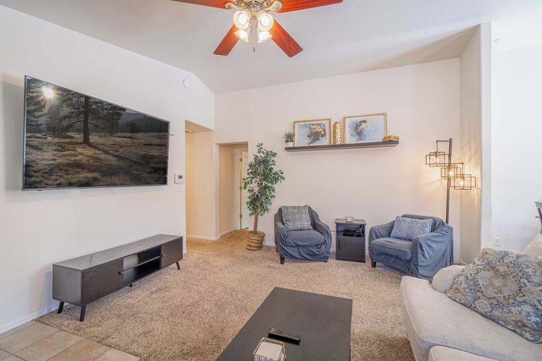 Living area 2, Large Group Escape, 5 Beds, Pets Welcome, Washoe