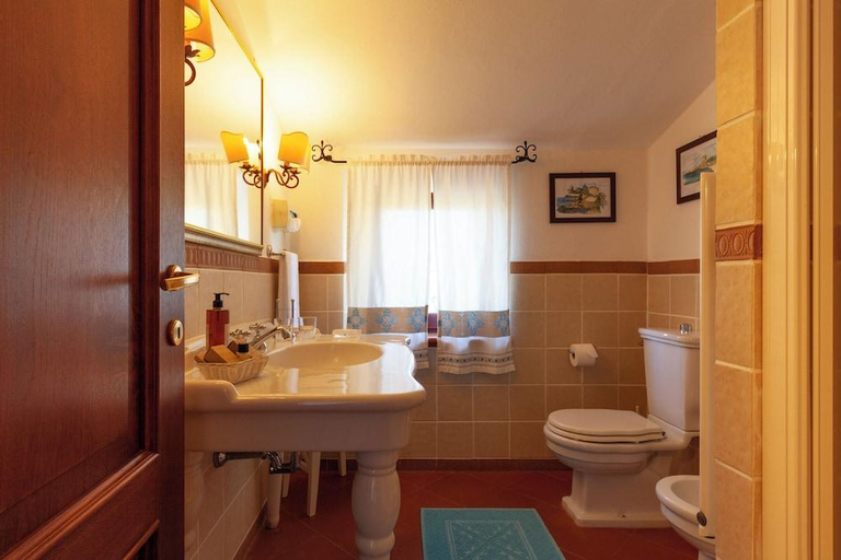 Bathroom 5, Nora Club Hotel & Spa, Cagliari