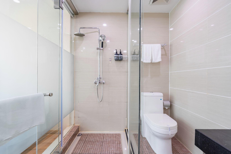 Bathroom 3, Starway Hotel Wuxi East Railway Station Anzhen, Wuxi
