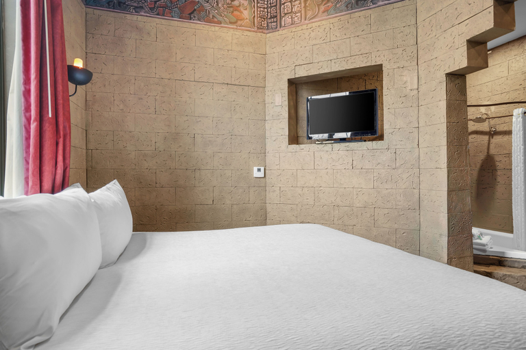 Bedroom 3, Chateau Avalon Hotel & Spa, Kansas City