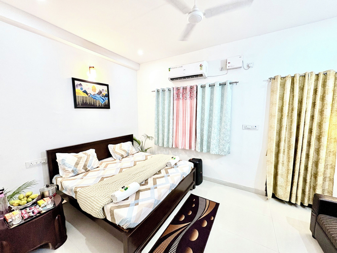 Bedroom 1, Majestic Guest House, Varanasi