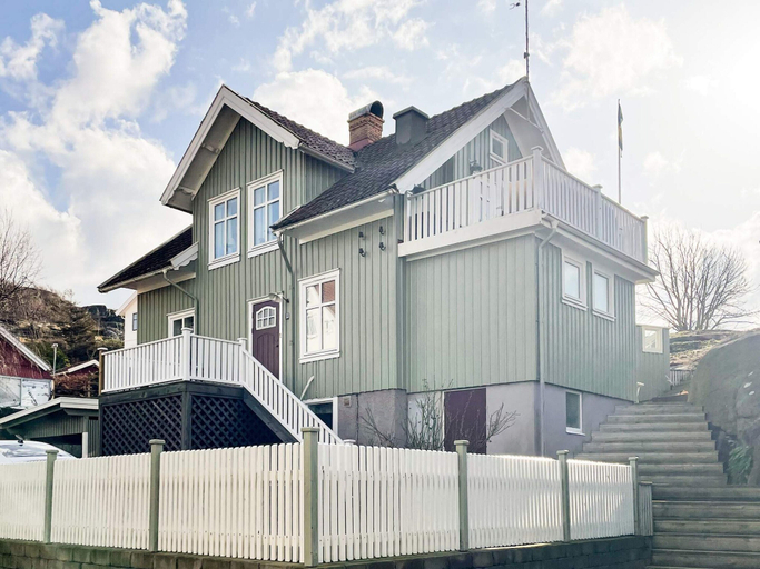 Primary image
