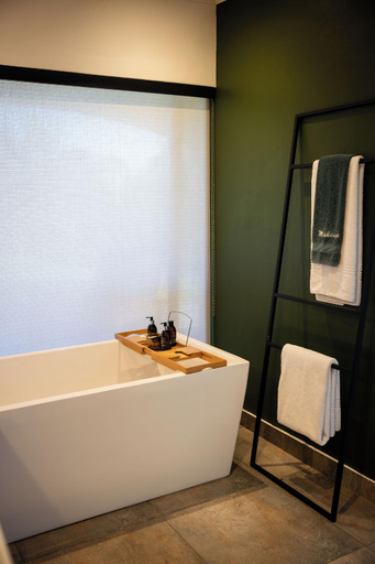 Bathroom 2, Wagyu Mountain Lodge, Cape Winelands