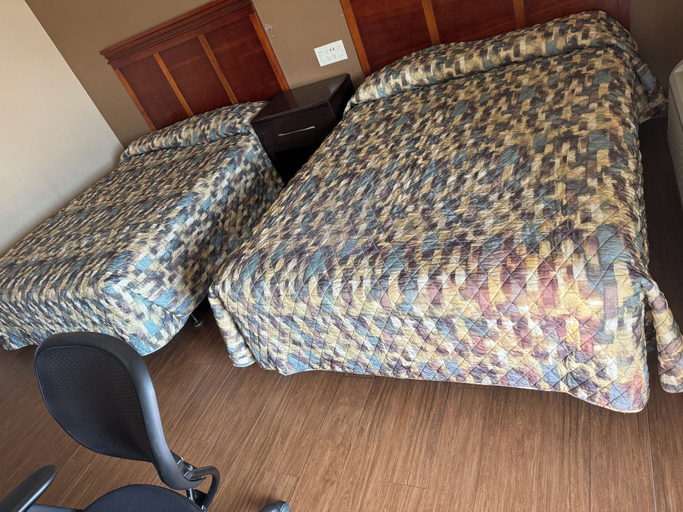 Room 5, Budget Inn, Concordia