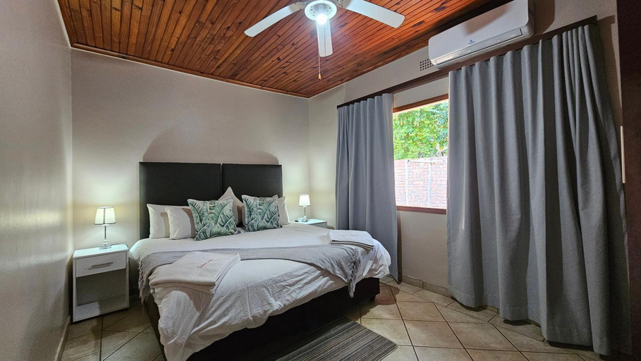 Bedroom 3, Fisherman's 6-Bedroom Family Home, Umkhanyakude