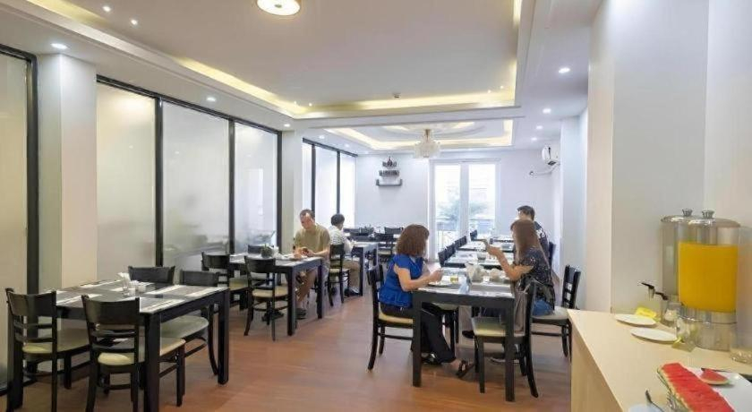 Food & Drinks 5, Airport Saigon Hotel, Tân Bình