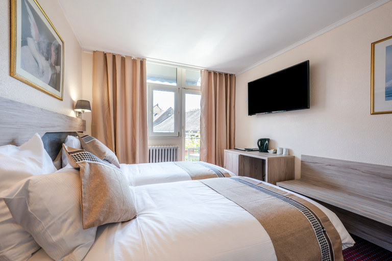 Bedroom 3, The Originals City, Hôtel de l'Ange, Guebwiller, Haut-Rhin