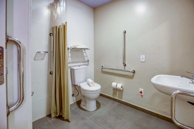 Bathroom 4, Blue Tree Towers Sorriso, Tapurah