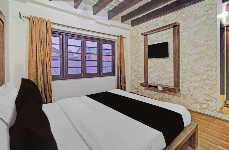 Room 4, Collection O NIT Srinagar, Srinagar