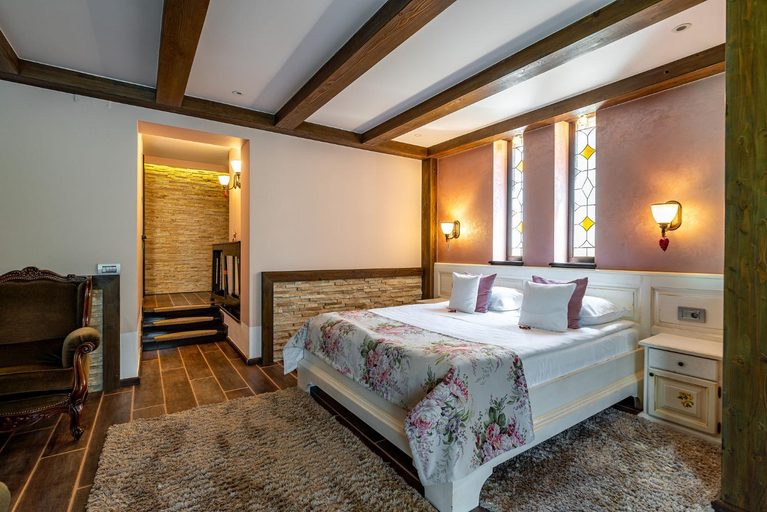 Bedroom 2, Freya House, Busteni