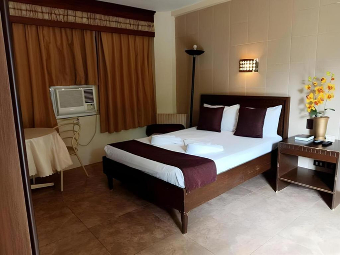 Bedroom 3, Splash Oasis Resort Hotel, Los Baños
