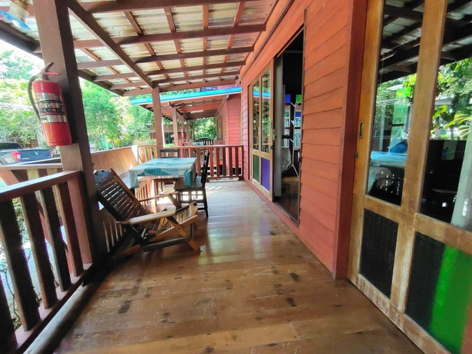 Balcony 5, Phangpring Beach Resort, Tha Sala