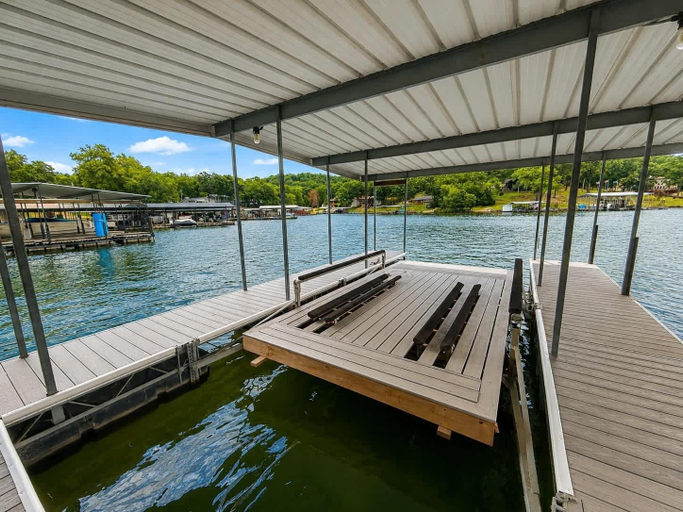 Property grounds 5, Making Waves - Private Dock With Boat Slip!, Camden