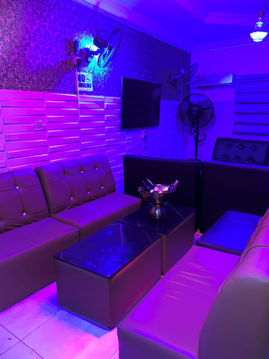 Living area, Diamond Groove Hotel & Suites, Eti-Osa