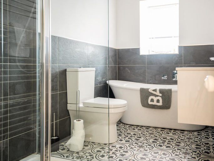 Bathroom, Awelfryn, Gwynedd