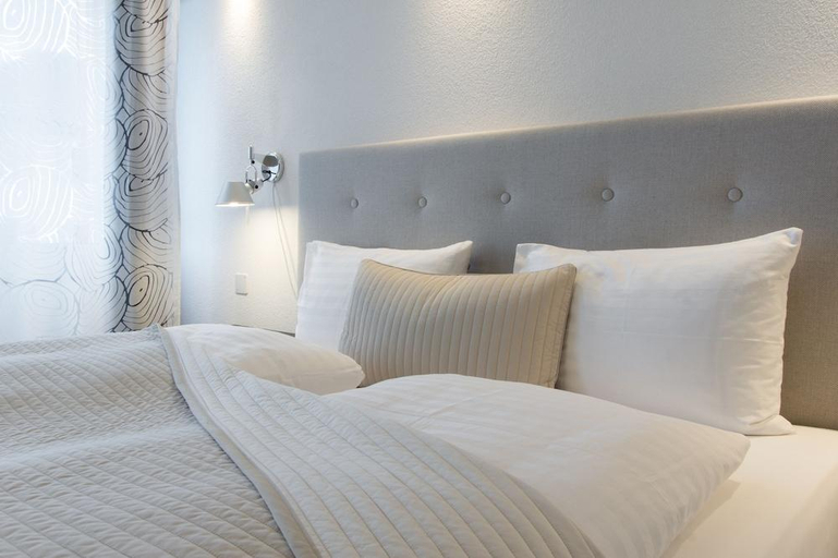 Bedroom 2, Hotel Six, Kreuzlingen