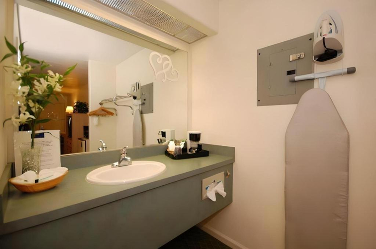 Bathroom 3, Windemere Hotel & Conference Center, Maricopa