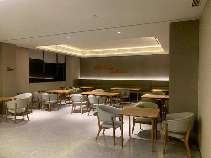Food & Drinks 5, Ji Hotel Shanghai Hongqiao Maotai Road, Shanghai