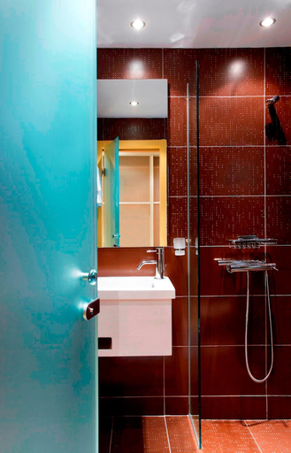 Bathroom 4, Astoria Hotel, Thessaly