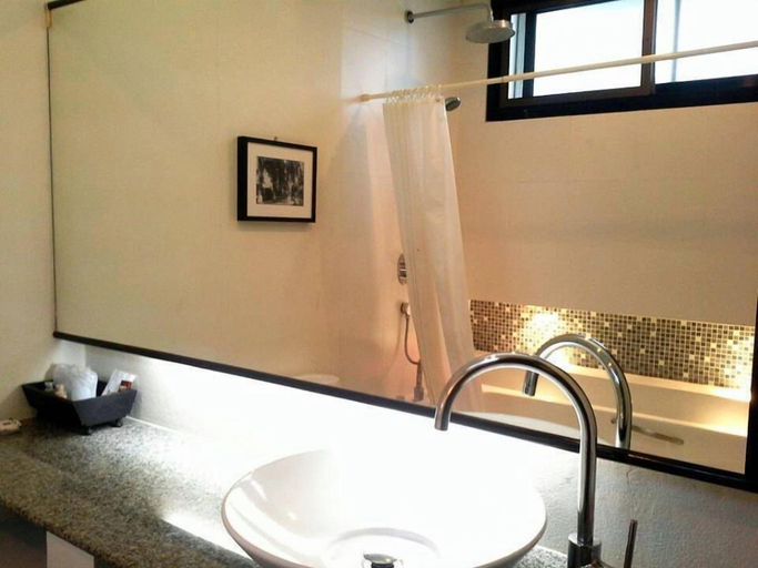 Bathroom 3, 296 the Radtanaiya Residence, Muang Chiang Mai