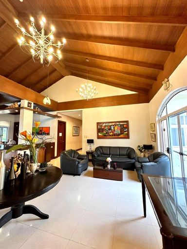 Public Area, Country Chateau Hotel, Tagaytay City