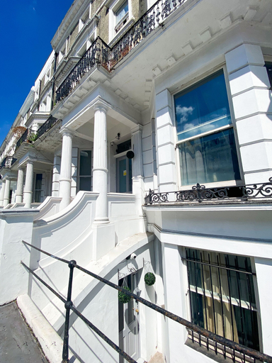 Exterior, Cozy Flats Near Olympia and Westfield, London