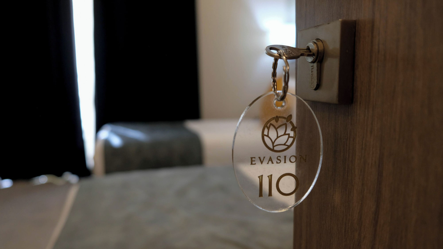 Room 2, EVASION by LIBERTE, Oran