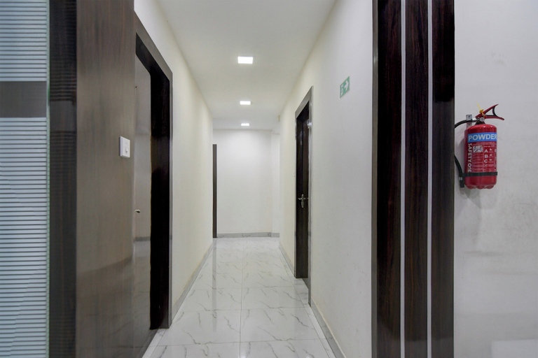 Interior 4, Collection O Park Street Metro Station, Kolkata