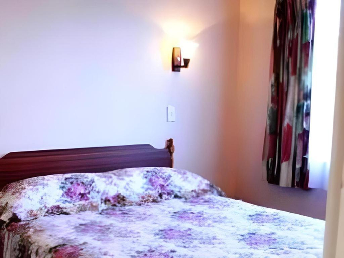Bedroom 2, Mountain View Motel, Horowhenua