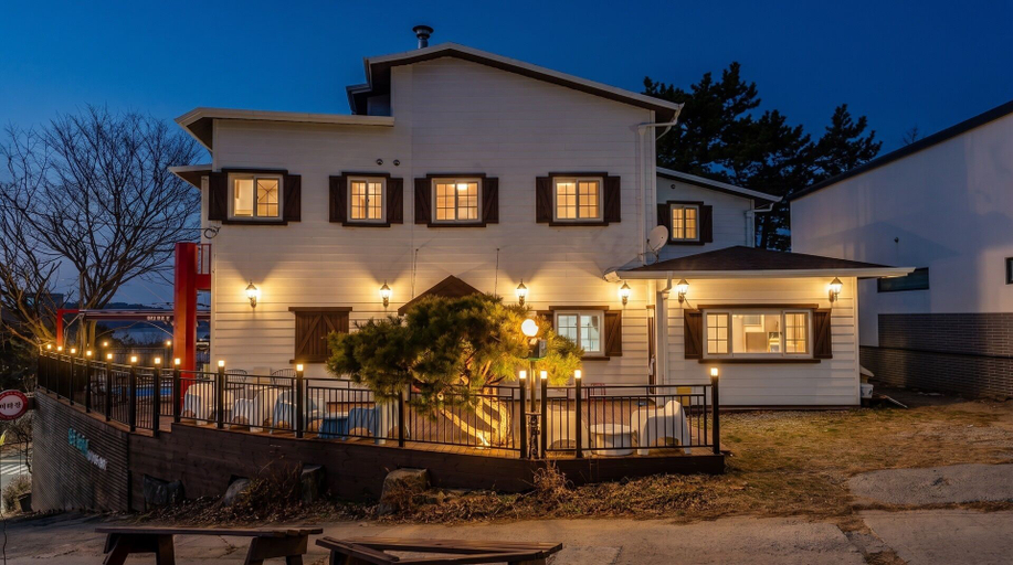 Exterior & Views, Boryeong Thirasel Pension, Boryeong