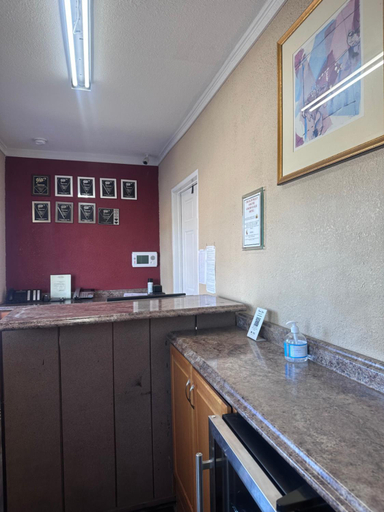 Public Area 4, Golden Eagle Motel, Siskiyou