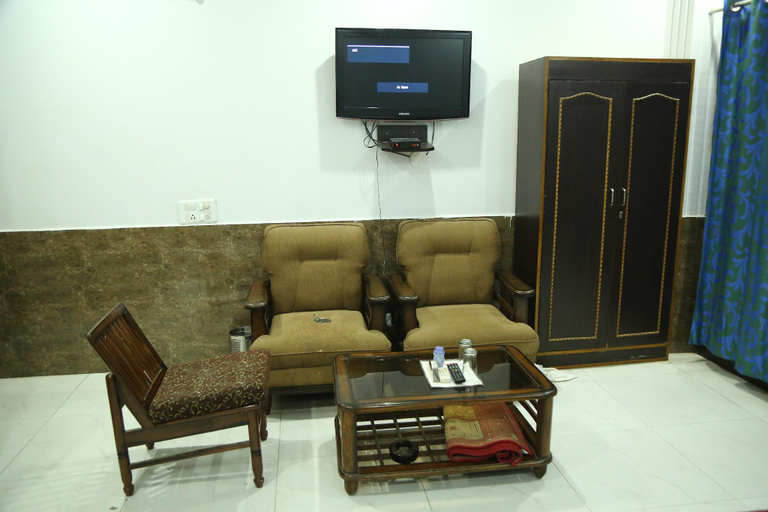 Others 3, Hotel Holiday ViBE, Sahibzada Ajit Singh Nagar
