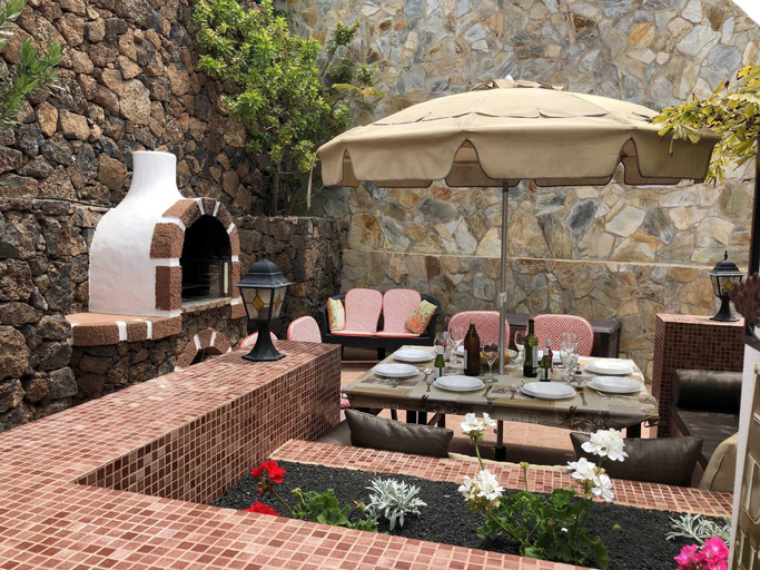 Food & Drinks 4, Charming Puerto Del Carmen Villa 4 Bedrooms Villa Tarez Private Pool, Las Palmas