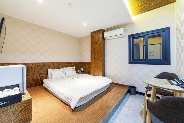 Bedroom 3, Busan Station Popcorn Hotel, Dong