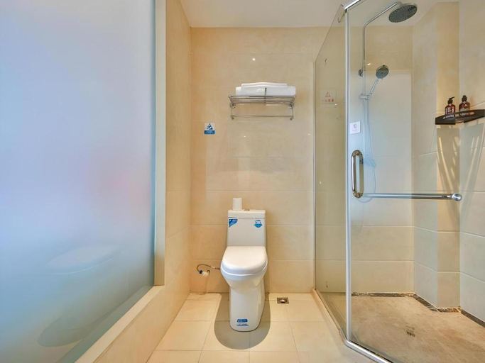 Bathroom 3, Green Tree Inn Express Zhejiang Zhoushan Xincheng Zheda, Zhoushan